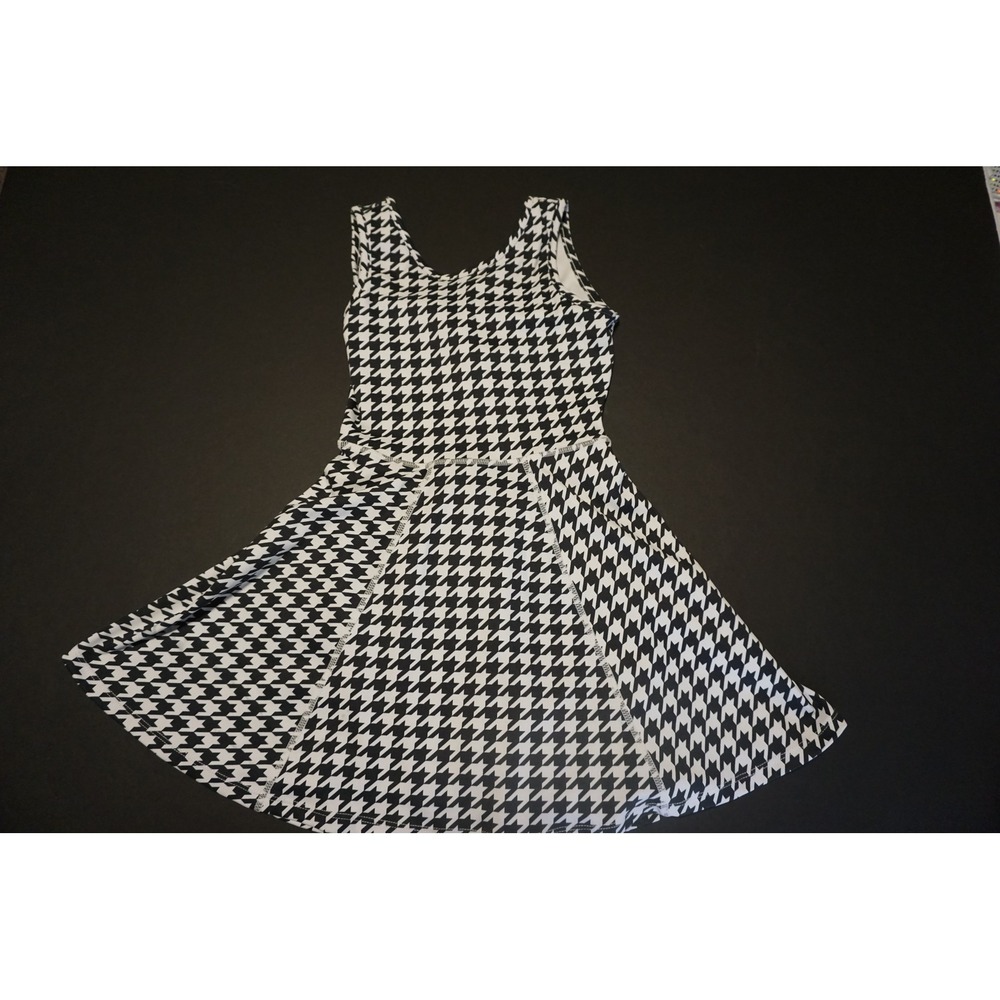 SweetHoney Girls Black/White checkered Twist Back Dress Built-in Shorts 8Y